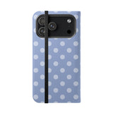 iPhone 17 Pro Max Portemonneehoesje van veganistisch leer - Light Blue Polka Dot-ontwerp