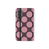 Samsung Galaxy S22 Portemonneehoesje van veganistisch leer - Pink Plum Polka Dot-ontwerp