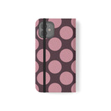 iPhone 12 veganistisch leren portemonnee-hoesje - Pink Plum Polka Dot-design